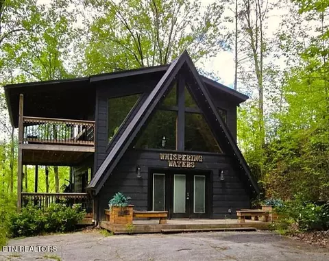 1020 Deep Hollow Rd, Gatlinburg, TN 37738