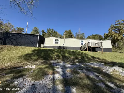 404 N Johnson Dr, Pennington Gap, VA 24277 photo 1