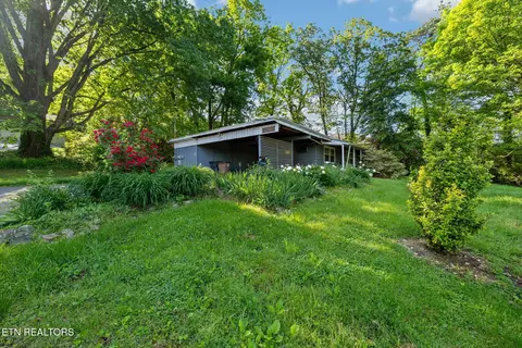 1700 Lockwood Drive Dr, Knoxville, TN 37918
