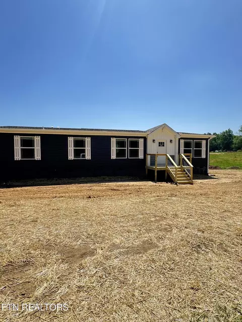 360 Greenbriar Rd, Sweetwater, TN 37874