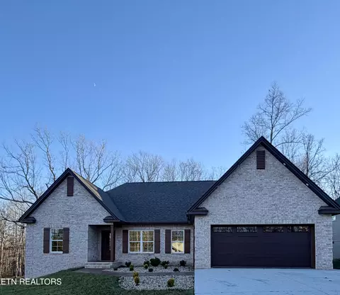 630 Lakeview Dr, Crossville, TN 38558