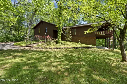 614 Grandview Dr, Maryville, TN 37803