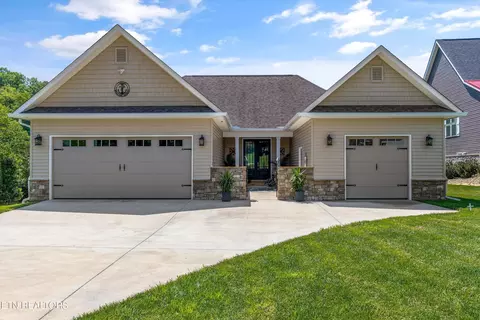 202 Oologila Pl, Loudon, TN 37774