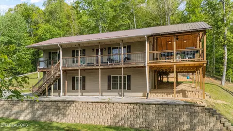 1439 Coal Hill Rd, Harriman, TN 37748