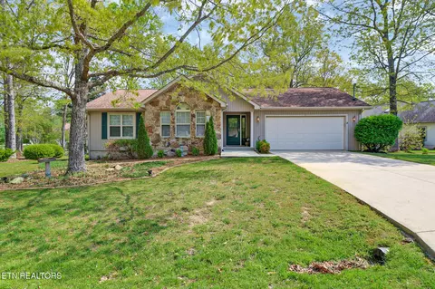 11 Windsor Pt, Crossville, TN 38558