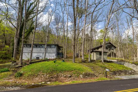 236 240 Long Branch Rd, Townsend, TN 37882