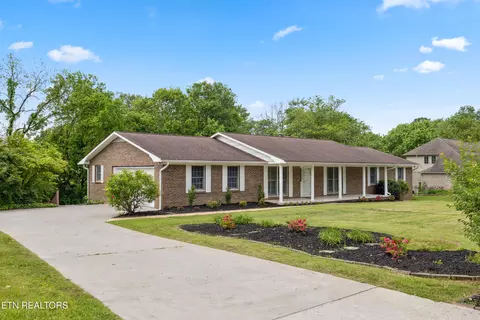 912 S Briarcliff Cir, Maryville, TN 37803