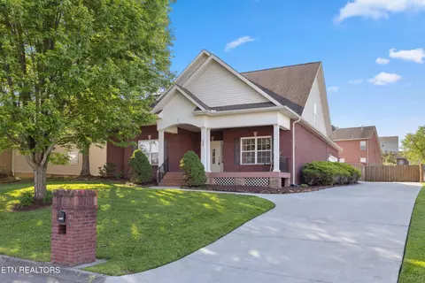 5620 Autumn Creek Dr, Knoxville, TN 37924