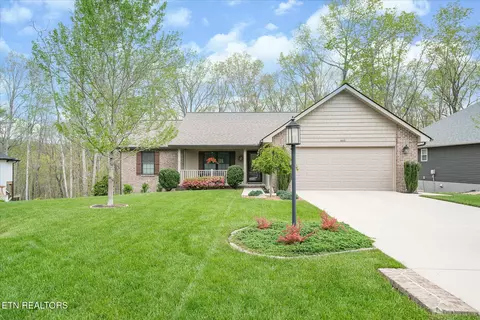 665 St George Dr, Crossville, TN 38558