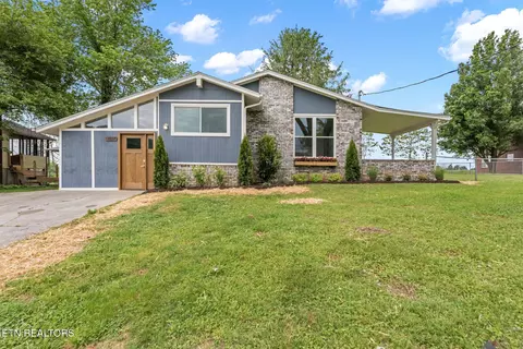 7037 Maize Dr, Knoxville, TN 37918
