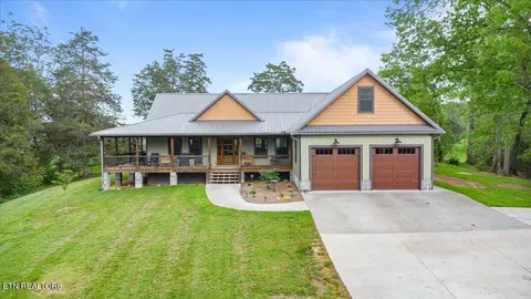 151 John And Louise Ln, Jacksboro, TN 37757