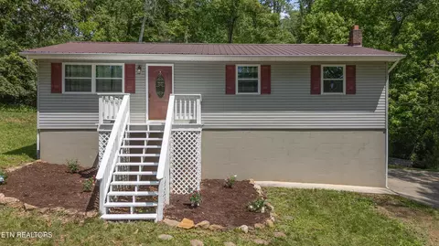 136 White Oak Dr, Harriman, TN 37748