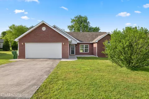 2209 Pinewood Dr, Maryville, TN 37803