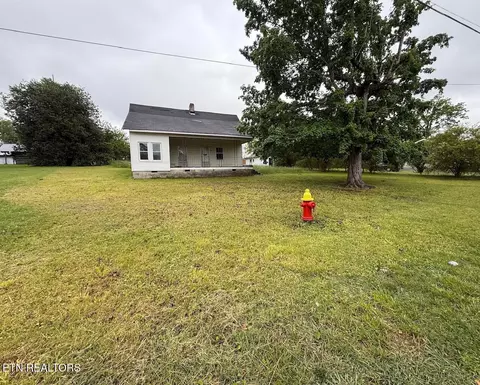 211 N 3rd Ave, Baxter, TN 38544 photo 1