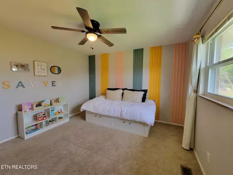 Bedroom - 8008 Sharp Rd, Powell, TN 37849 photo 6 of 7