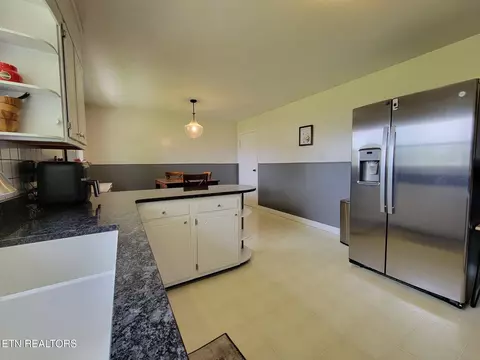 Kitchen - 8008 Sharp Rd, Powell, TN 37849 photo 3 of 11