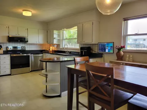 Kitchen - 8008 Sharp Rd, Powell, TN 37849 photo 1 of 11