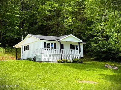 210 Bluebird Dr, Livingston, TN 38570