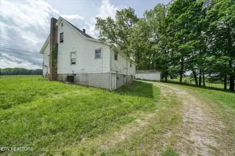 12420 Old Kentucky Rd, Walling, TN 38587 photo 7