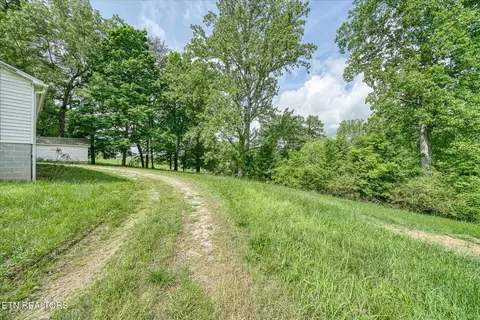 12420 Old Kentucky Rd, Walling, TN 38587 photo 8
