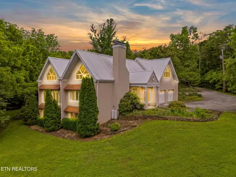 530 Blockhouse Rd, Maryville, TN 37803