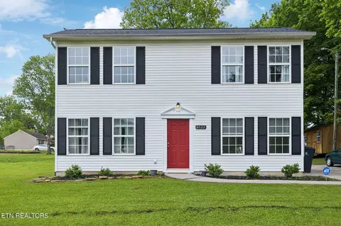 3923 Oakland Dr, Knoxville, TN 37918