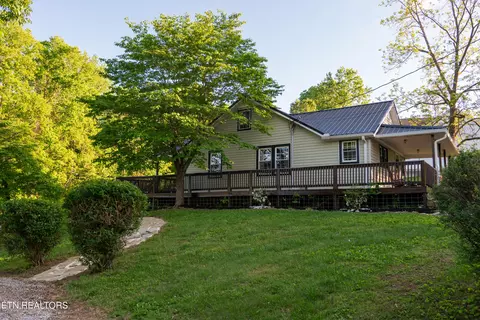 204 E Howard Rd, Livingston, TN 38570