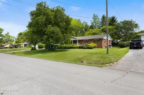 513 Long Mill Rd, Athens, TN 37303