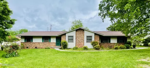 2915 Broadmeade Dr, Powell, TN 37849