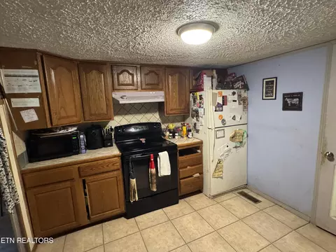 3441 Glendale Rd, Bybee, TN 37713 photo 2