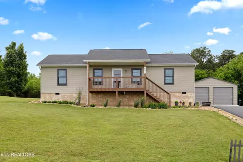 691 Privet Dr, Dandridge, TN 37725