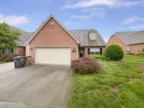 5812 Carroll Creek Ln, Knoxville, TN 37912