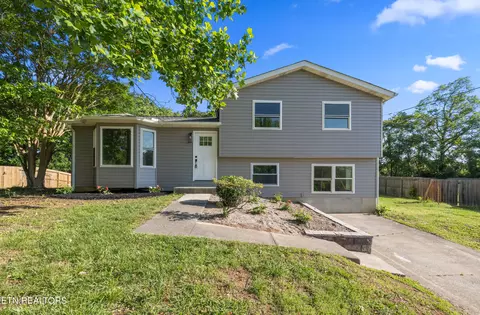 1226 Amber Meadows Cir, Knoxville, TN 37932