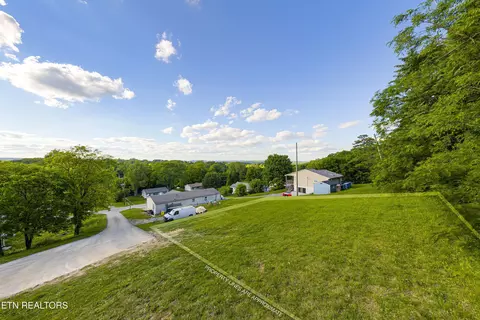 1421 Rhode Island Ln, Knoxville, TN 37912