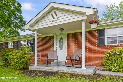 7807 Gibbs Rd, Corryton, TN 37721 photo 2
