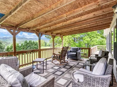 254 Roberts Ln, Rutledge, TN 37861 photo 2