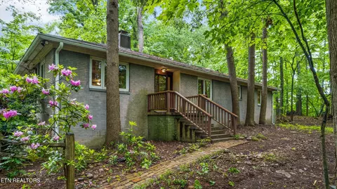 1433 Whitower Dr, Knoxville, TN 37919