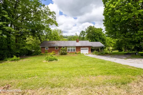 9100 Highway 131, Washburn, TN 37888