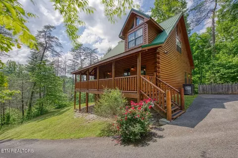 2329 Willow Ln, Sevierville, TN 37862