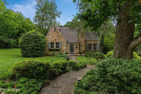 908 SW Iskagna Dr, Knoxville, TN 37919