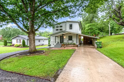 605 N Maple St, Maryville, TN 37801