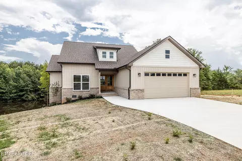 930 Loblolly Ln, Maryville, TN 37801
