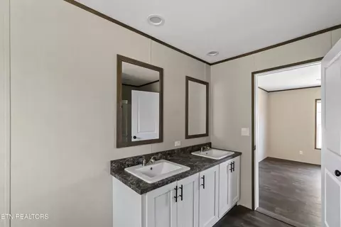 Other - 622 E Barton Ridge Rd, Greeneville, TN 37745 photo 3 of 7