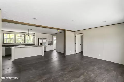 Living - 622 E Barton Ridge Rd, Greeneville, TN 37745 photo 1 of 8