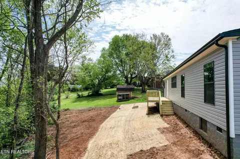 Exterior - 622 E Barton Ridge Rd, Greeneville, TN 37745 photo 3 of 7