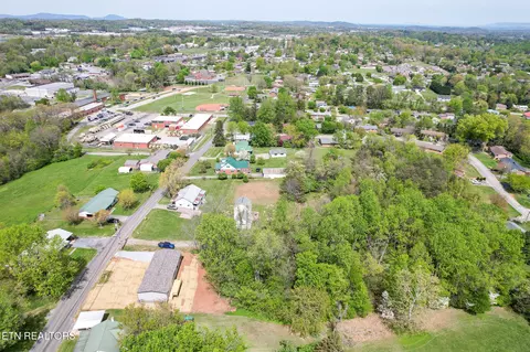 View/Area - 622 E Barton Ridge Rd, Greeneville, TN 37745 photo 2 of 5