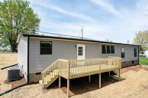Exterior - 622 E Barton Ridge Rd, Greeneville, TN 37745 photo 4 of 7