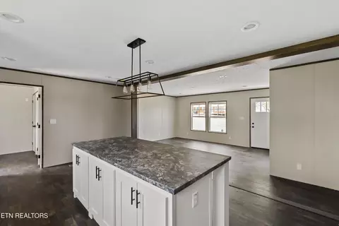 Entry Way - 622 E Barton Ridge Rd, Greeneville, TN 37745 photo 1 of 2