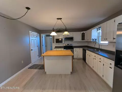 Kitchen - 2512 May Rd, Talbott, TN 37877 photo 2 of 3