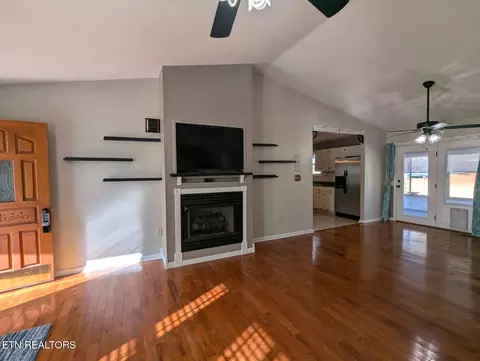 Living - 2512 May Rd, Talbott, TN 37877 photo 3 of 4